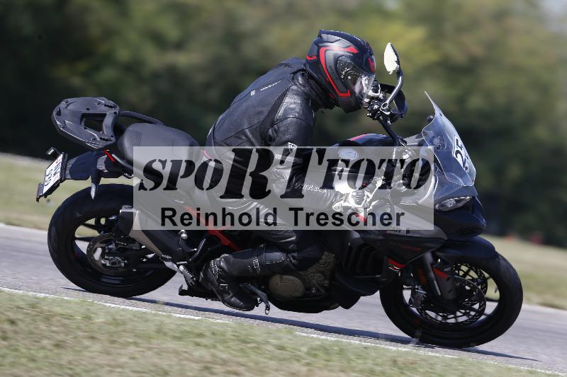 Archiv-2025/49 26.08.2025 Cornu Master School ADR/gruen-vert/25